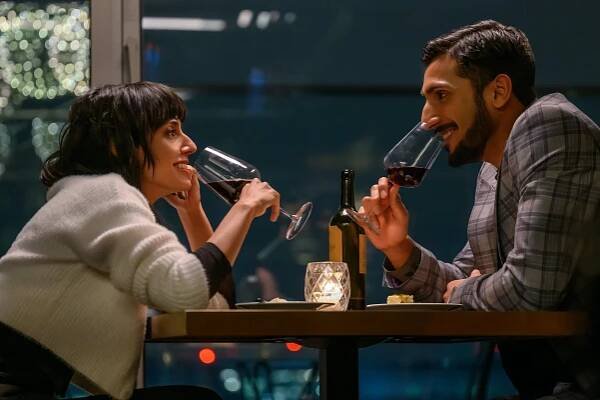 Ritu Arya, Akshay Khanna - Polite Society - Z filmu