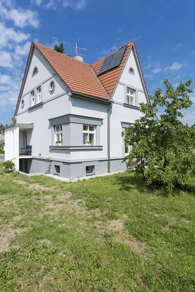 Rekonstrukce a přístavba domu z 30. let