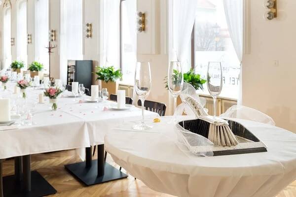 KDYŽ SVATBU TAK STYLOVĚ | Hotel Praha – Nový Jičín – ubytování, restaurace, kavárna | ubytování v Novém Jičíně 