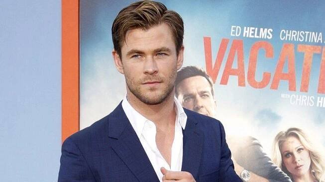 Chris Hemsworth se pochlubil maminkou a fanoušci si sedají na zadek: Wow, vypadá jako tvá mladší sestra, píšou - Super.cz