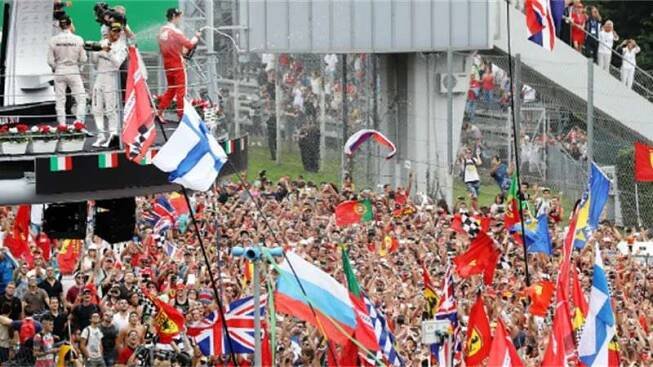 Fotogalerie: GP Itálie 2016 – vítězství Rosberga a tifosi 