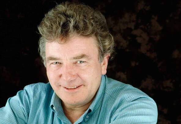 Albert Finney, Five-Time Oscar Nominee and 'Erin Brockovich' Star, Dies at 82