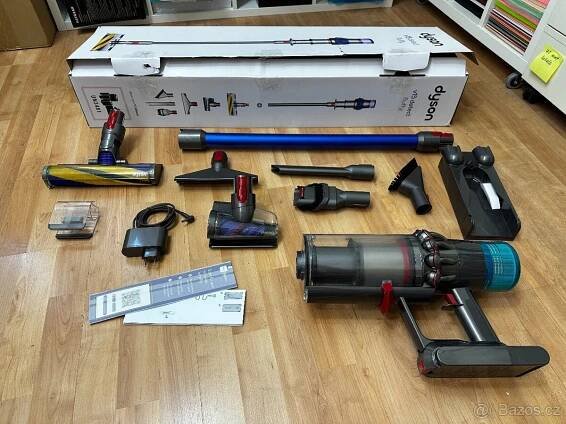 Dyson v15 Detect Fluffy - s bohatou výbavou