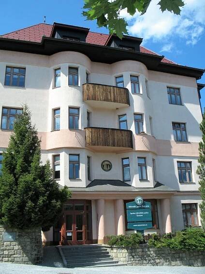 Soubor:Správa NP Šumava (1).jpg – Wikipedie