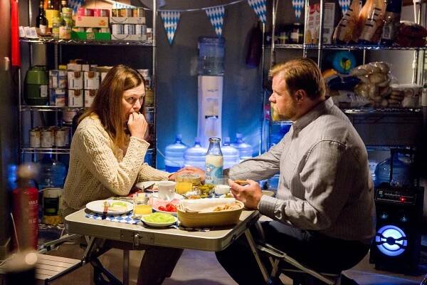 Alles finster - Episode 2 - Z filmu - Bettina Mittendorfer, Michael A. Grimm