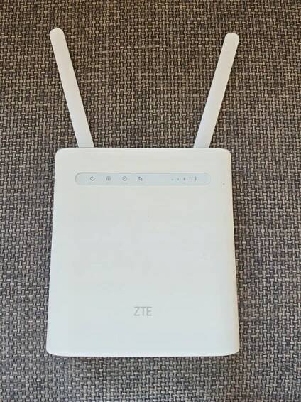 Router ZTE MF286R1 802.11n (Wi-Fi 4) + Všesměrová anténa Kopier 05244