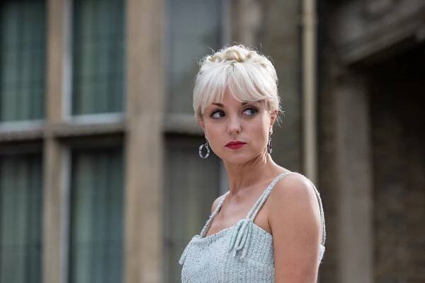 Zavolejte porodní sestřičky - Epizoda 6 - Z filmu - Helen George