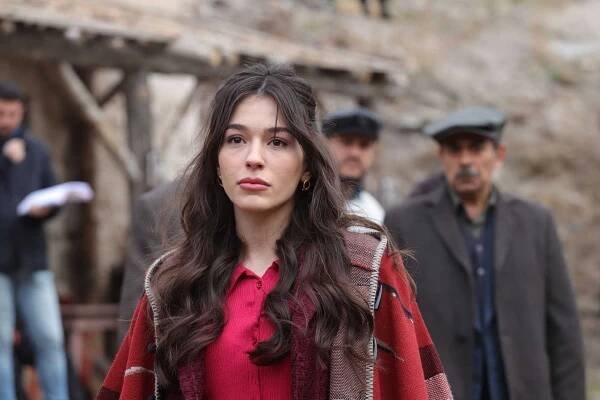Kara Ağaç Destanı - Çöken Deve - Z filmu - Meltem Akçöl