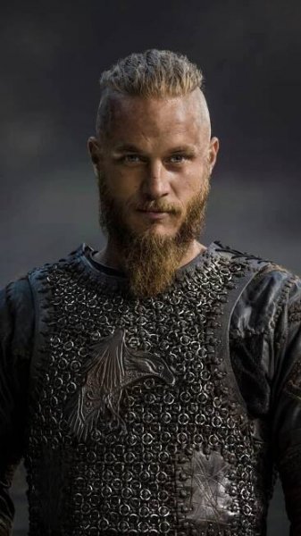 Ragnar Lothbrok (Travis Fimmel)
