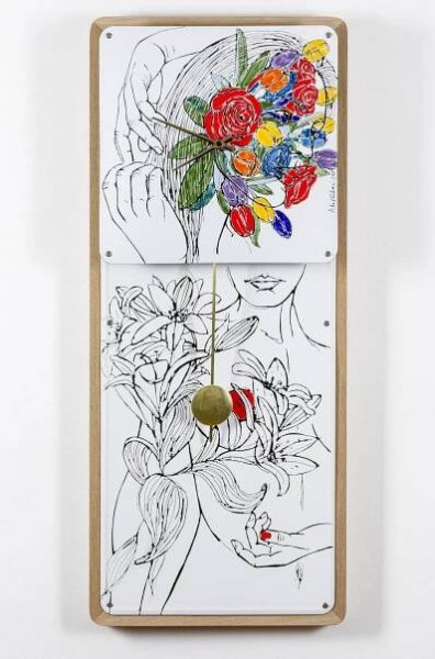 Alena Kupčíková. Liliové/Lily, 2021, kyvadlové hodiny ve smaltu, kov. 100 × 40 cm