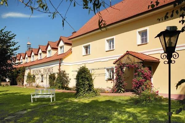 Penzion a Restaurace Dvorce - Svatební místa - Svatební kompas