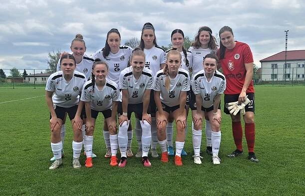 Hradecké fotbalistky porazily Duklu a jsou ve finálové skupině