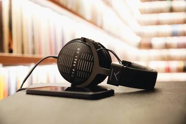 Beyerdynamic slaví 100. výročí druhou generací sluchátek – uzavřenými DT 1770 PRO MKII a otevřenými DT 1990 PRO MKII – AVmania.cz