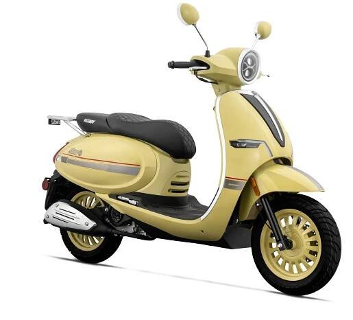 Keeway Shiny 50 - NAVIGATE THE CITY WITH STYLE, AGILITY, AND EASE.