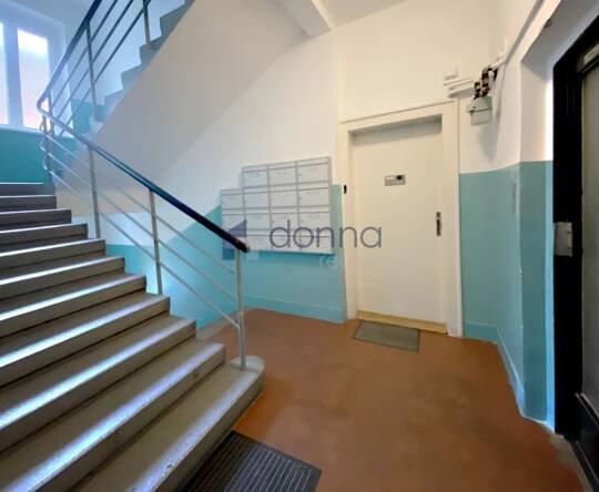 Pronájem bytu 2+kk/B, 63m2, Praha 3 - Vinohrady, ul. Hradecká, nezařízený, sklep, metro A Flóra | Realitní kancelář Donna