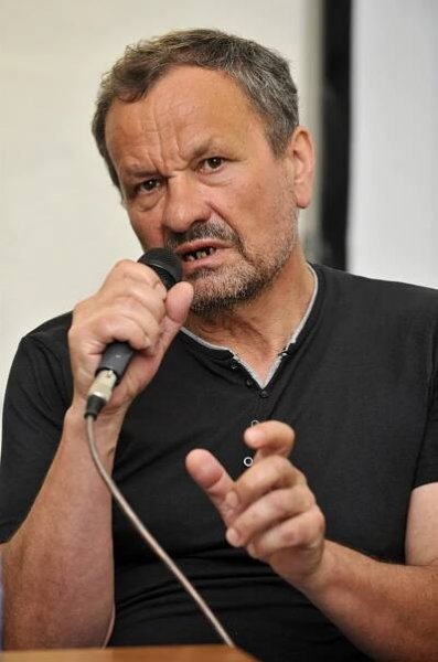 V Hradišti jsem na vojně běhal v plynové masce, vzpomínal Krobot