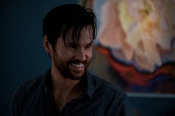 Žena v domě přes ulici od dívky v okně - Epizoda 6 - Z filmu - Tom Riley