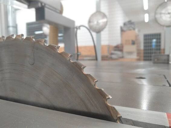 Holztechnik - Carl-Reuther-Berufskolleg