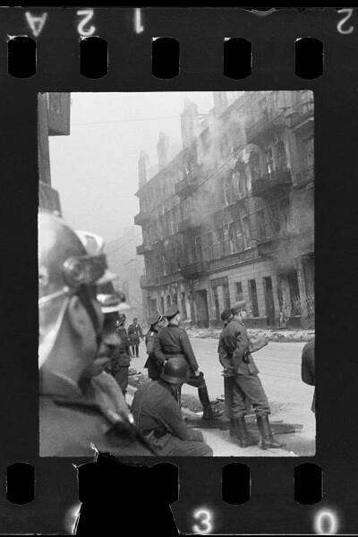 New photos from Warsaw Ghetto Uprising published after discovery in Polish attic | Notes From Poland