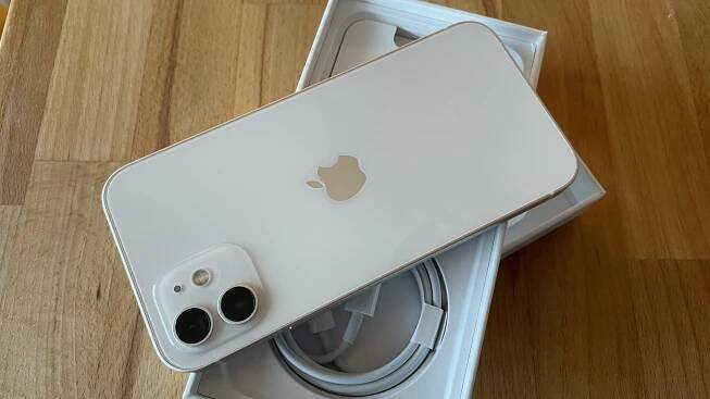 Prodám iPhone 12, 64 GB, bílá za 14 900 CZK - 1/2022 - Apple Bazar