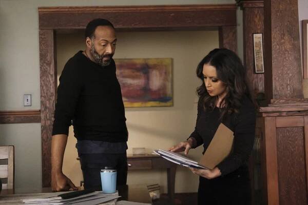 Flash - Masquerade - Z filmu - Jesse L. Martin, Danielle Nicolet