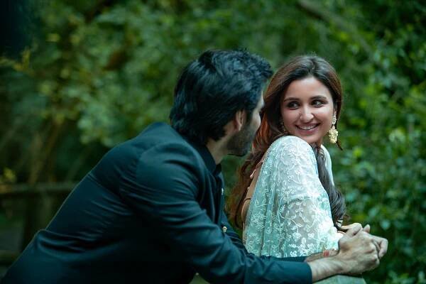Parineeti Chopra - Dívka ve vlaku - Z filmu