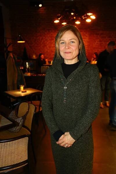 FOTO: Herečka Zuzana Zlatohlávková. – stránka 21