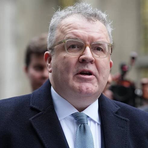 Tom Watson praises 'predator' Prince Harry as Sun owner offers ‘full apology’