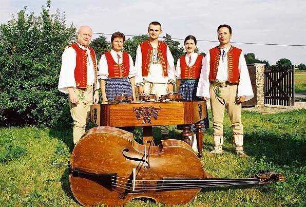 O nás | Cimbálová muzika Ječmínek 