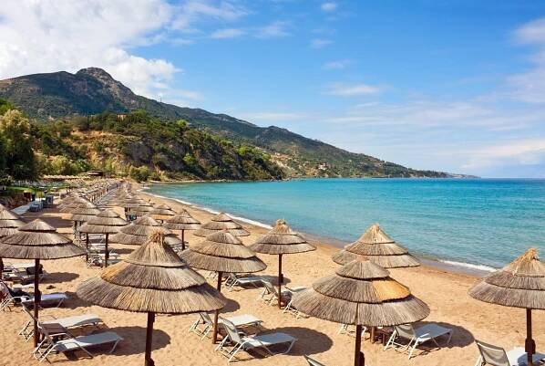 Zlatavé pláže na ostrově Zakynthos, Řecko, KM TRAVEL