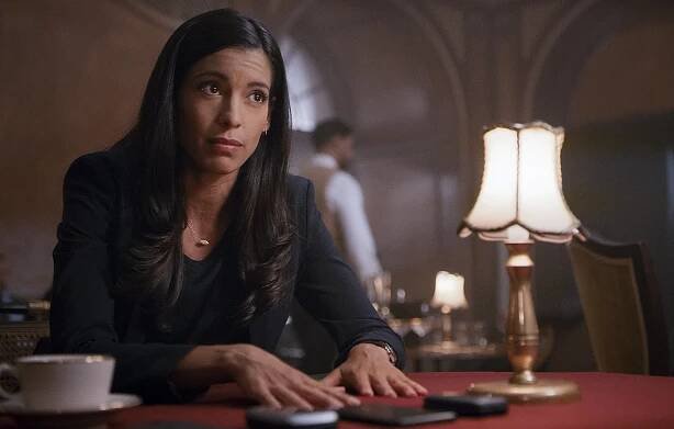 Zbrojnice - Nikdy víc - Z filmu - Stephanie Sigman