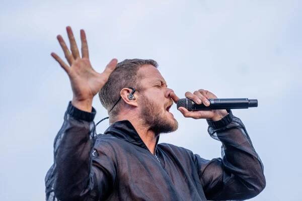 RECENZE: Imagine Dragons koupali hity v konfetách