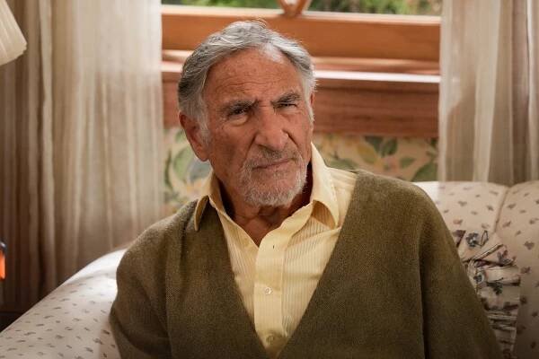 Goldbergovi - The Hunt for the Great Albino Pumpkin - Z filmu - Judd Hirsch