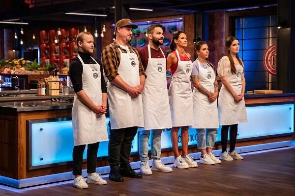 FOTO: Výzva inspirovaná pohádkou Kráska a zvíře dá soutěžícím MasterChef Česko 2023 zabrat. – stránka 32