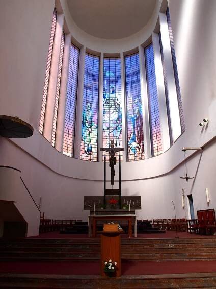Soubor:Vršovice, kostel sv. Václava oltář2.JPG – Wikipedie