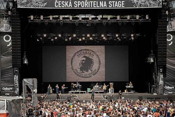 Hudební festival Colours of Ostrava v Dolní oblasti Vítkovice, 15. července 2022, Ostrava. Hvězda polské reggae scény Mesajah