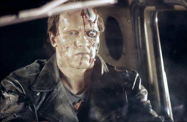 Pohled jako Terminátor? Sci-fi, které se stane realitou