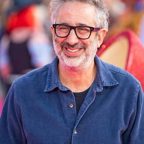 Richard Bacon and David Baddiel among those defending BBC licence fee