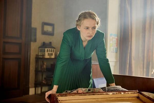 FOTO: Dana Droppová jako Jolana Emmerová v Anatomii zrady. – stránka 6