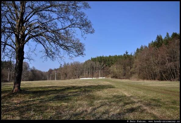 Horní Lhotice – dolní hrádek – fotografie / hrady-zriceniny.cz