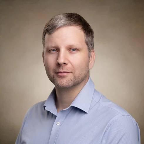 OGResearch Team Members - Tomas Motl, Partner