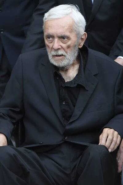 Josef Abrhám na pohřbu své milované manželky, Libuše Šafránkové. 
