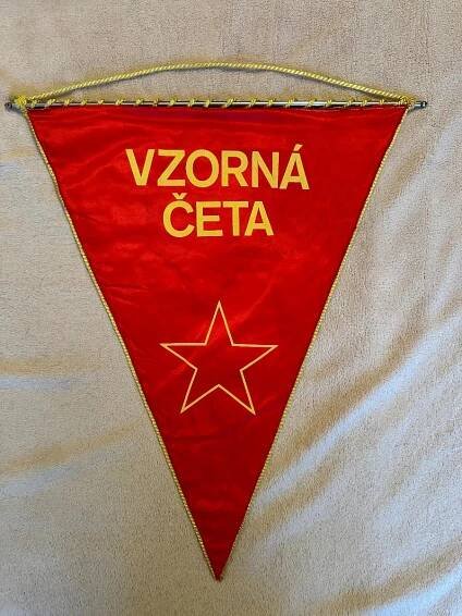 Prapor vzorná četa