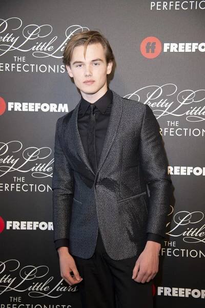 Cast and crew of Freeform’s new original series “Pretty Little Liars: The Perfectionists” celebrated the series premiere with a screening and immersive event in Hollywood - Garrett Wareing - Prolhané krásky: Perfekcionistky - Z akcí