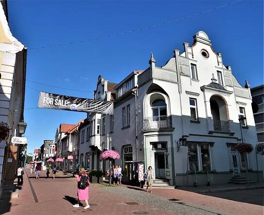 Soubor:Straßenszene Pärnu.jpg
