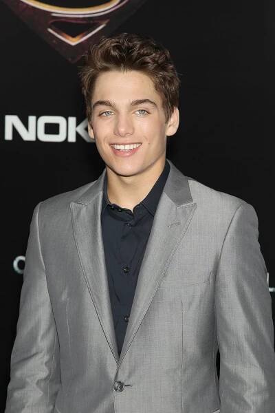 Dylan Sprayberry - Muž z oceli - Z akcí