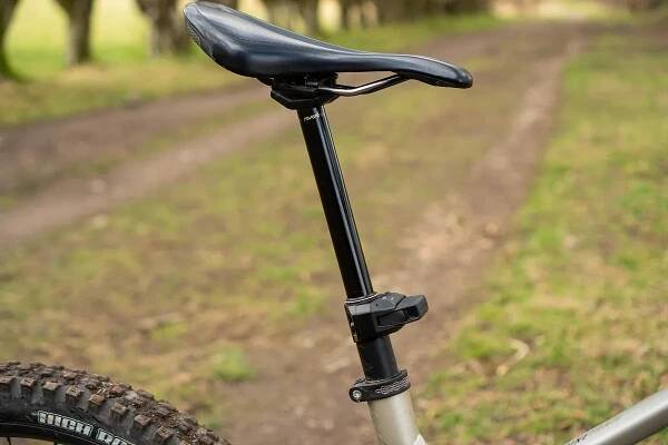 RockShox Reverb AXS dropper seatpost
