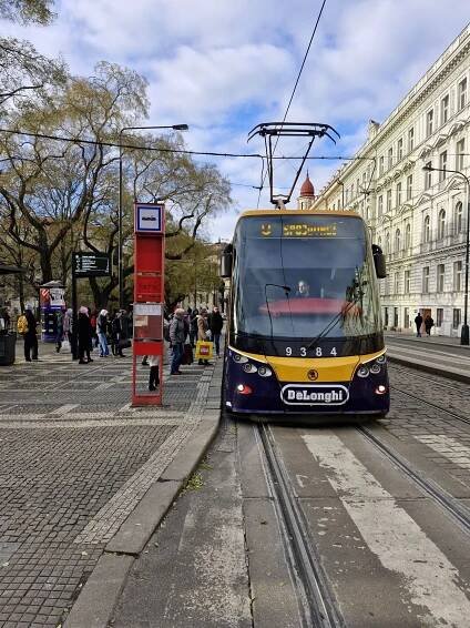 Fotogalerie • Hlavní nádraží ♿ (Zastávka tramvaje, autobusu, stanice metra C) • Mapy.com