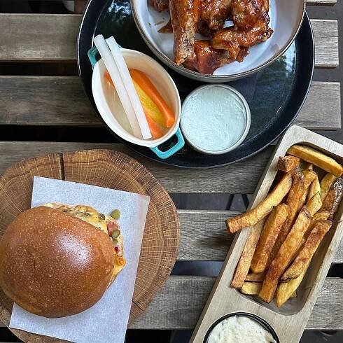 ARTHUR'S PUB, Prague - Menu, Prices & Restaurant Reviews - Tripadvisor
