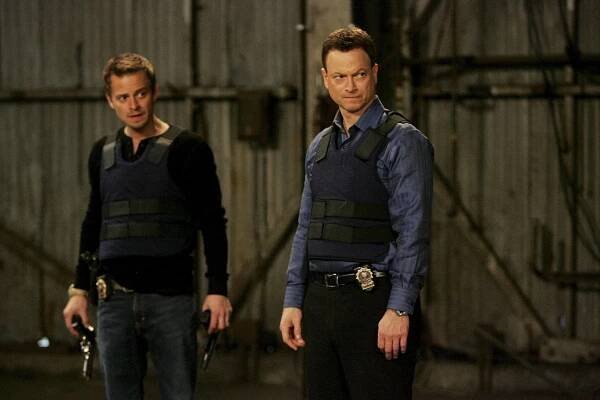 Kriminálka New York - Bez návratu - Z filmu - Carmine Giovinazzo, Gary Sinise